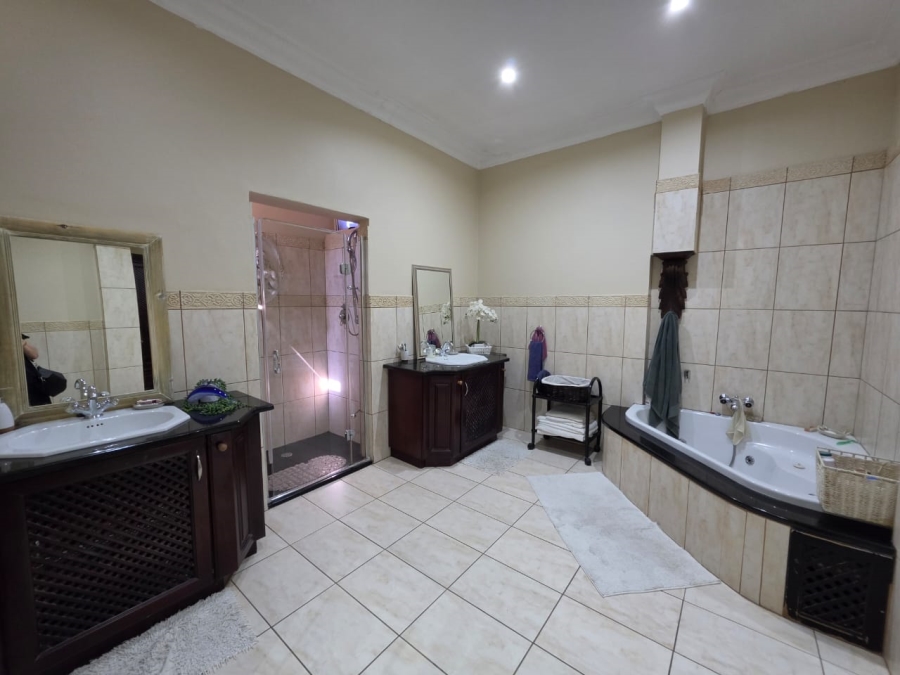 8 Bedroom Property for Sale in Riebeeckstad Free State